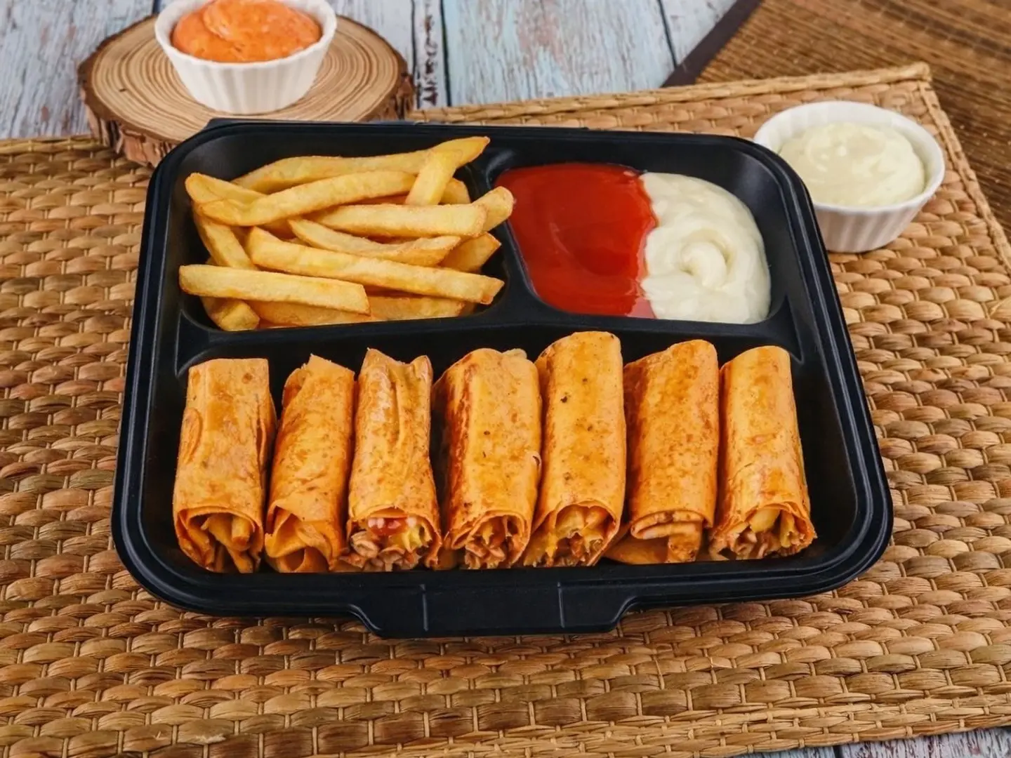 صحن عربي دبل بالخبز الأحمر