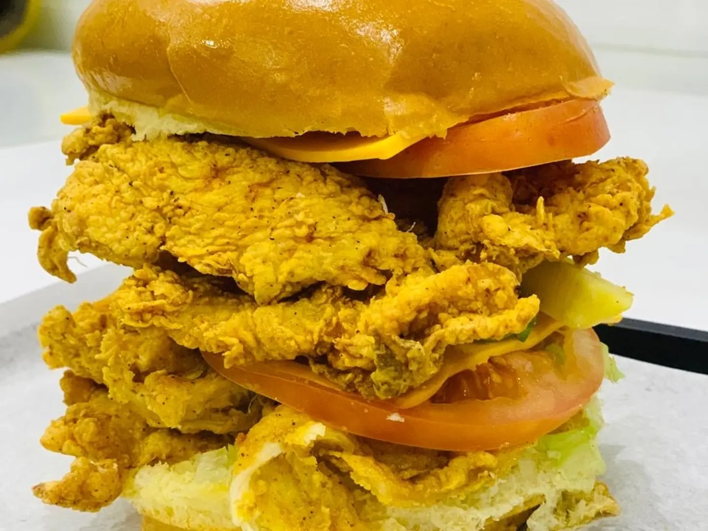 برجر زنجر العملاق-مع البطاطس المقلية