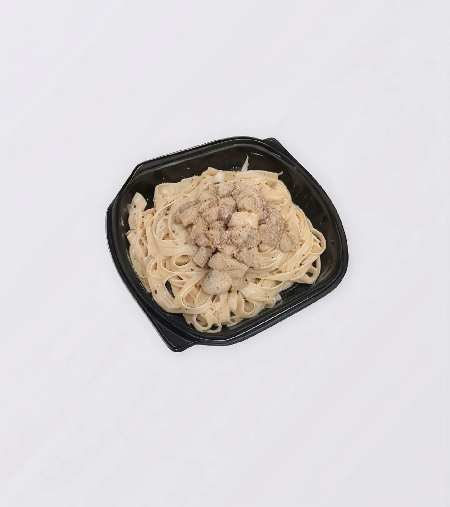 فوتتشني باللحم والكريمة