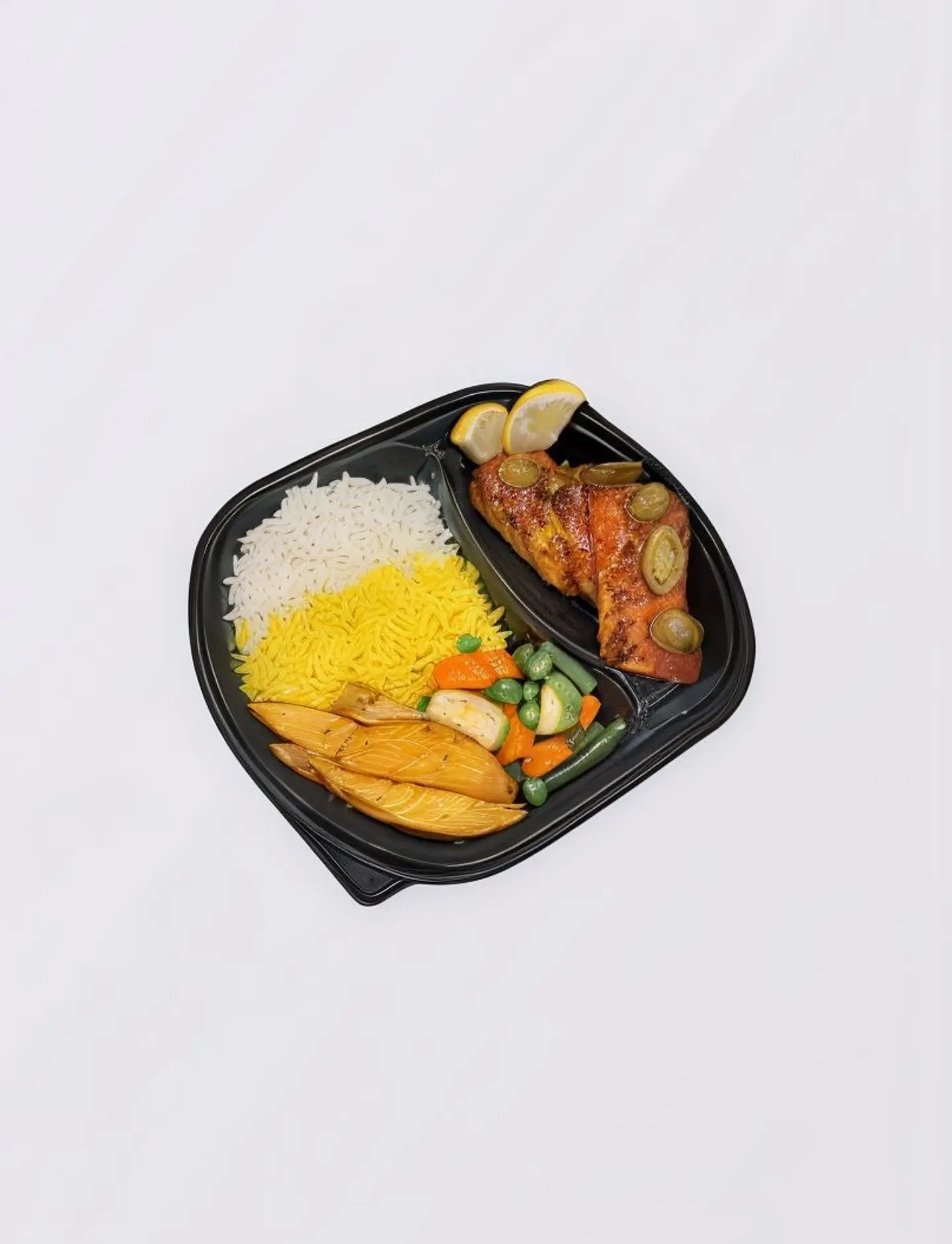 سلمون جلابينو مع ارز وبطاطس وخضار