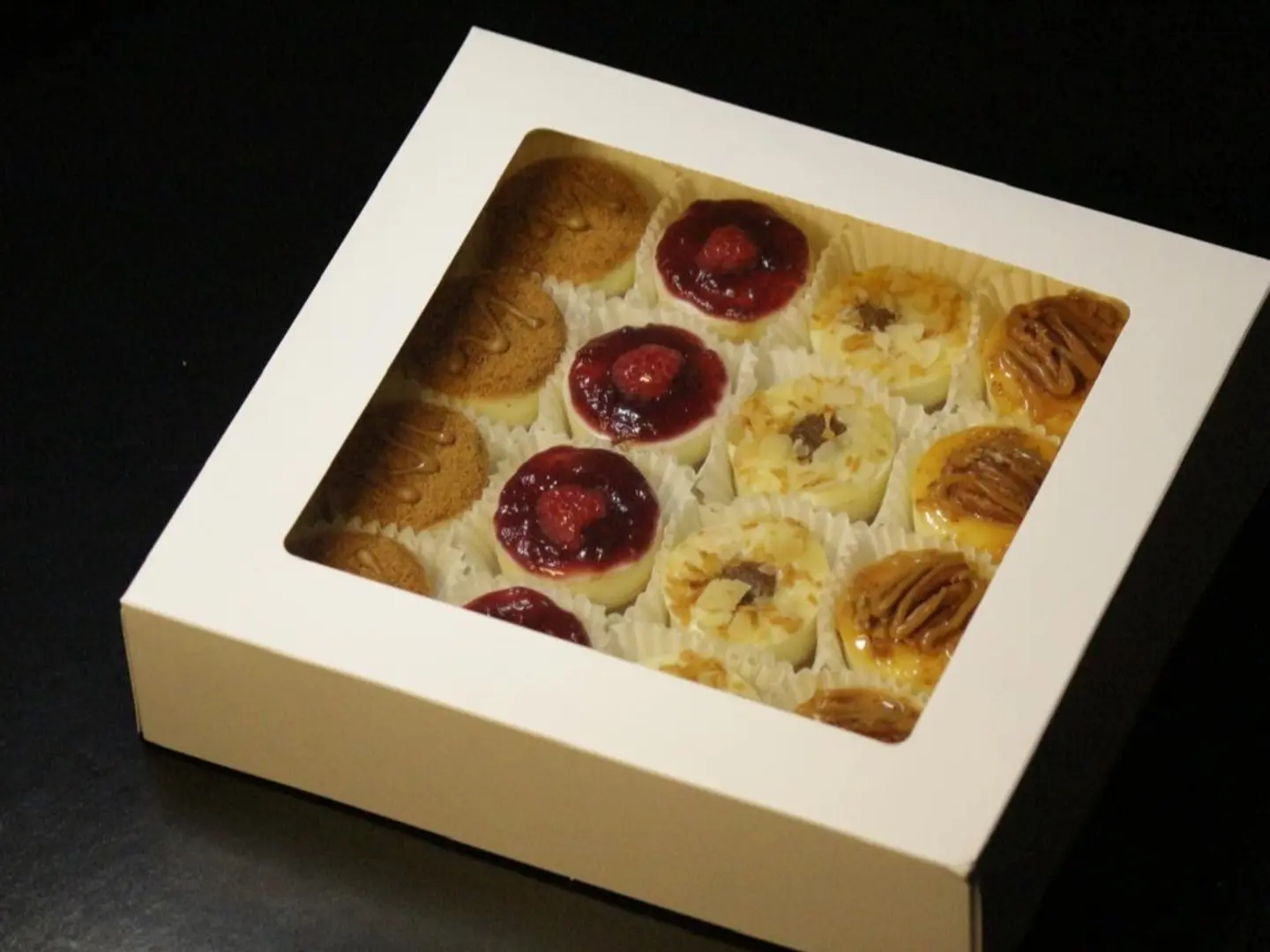 Mini Sweets Box 16 Pieces