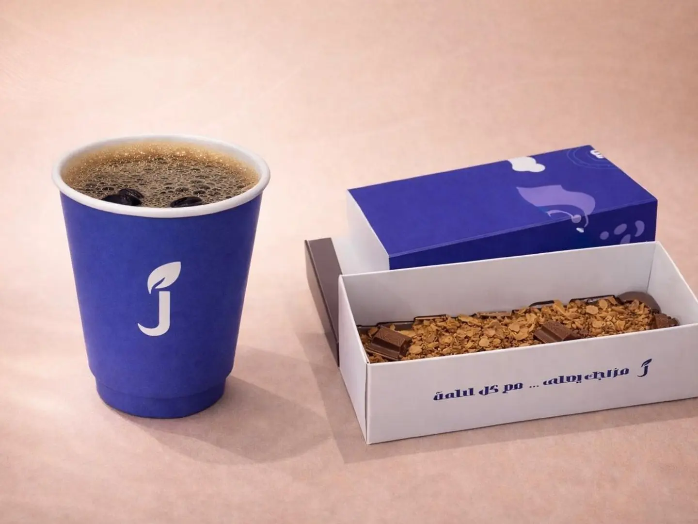 بودينج كندر كبير مع قهوة اليوم