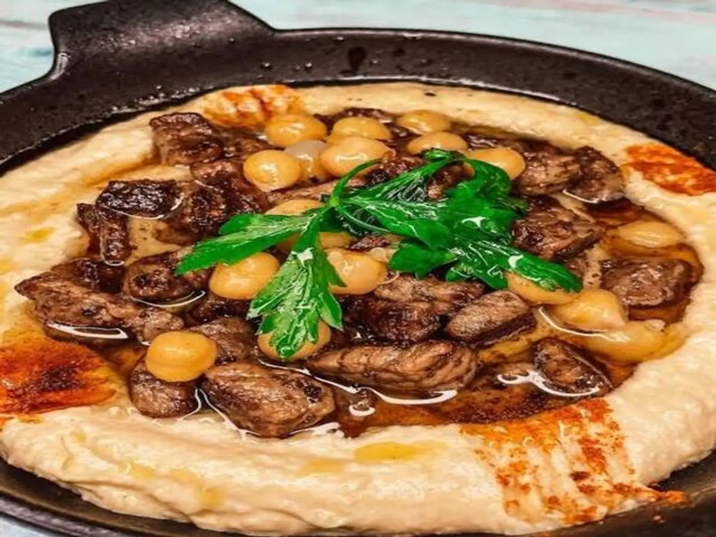 حمص باللحم النعيمي