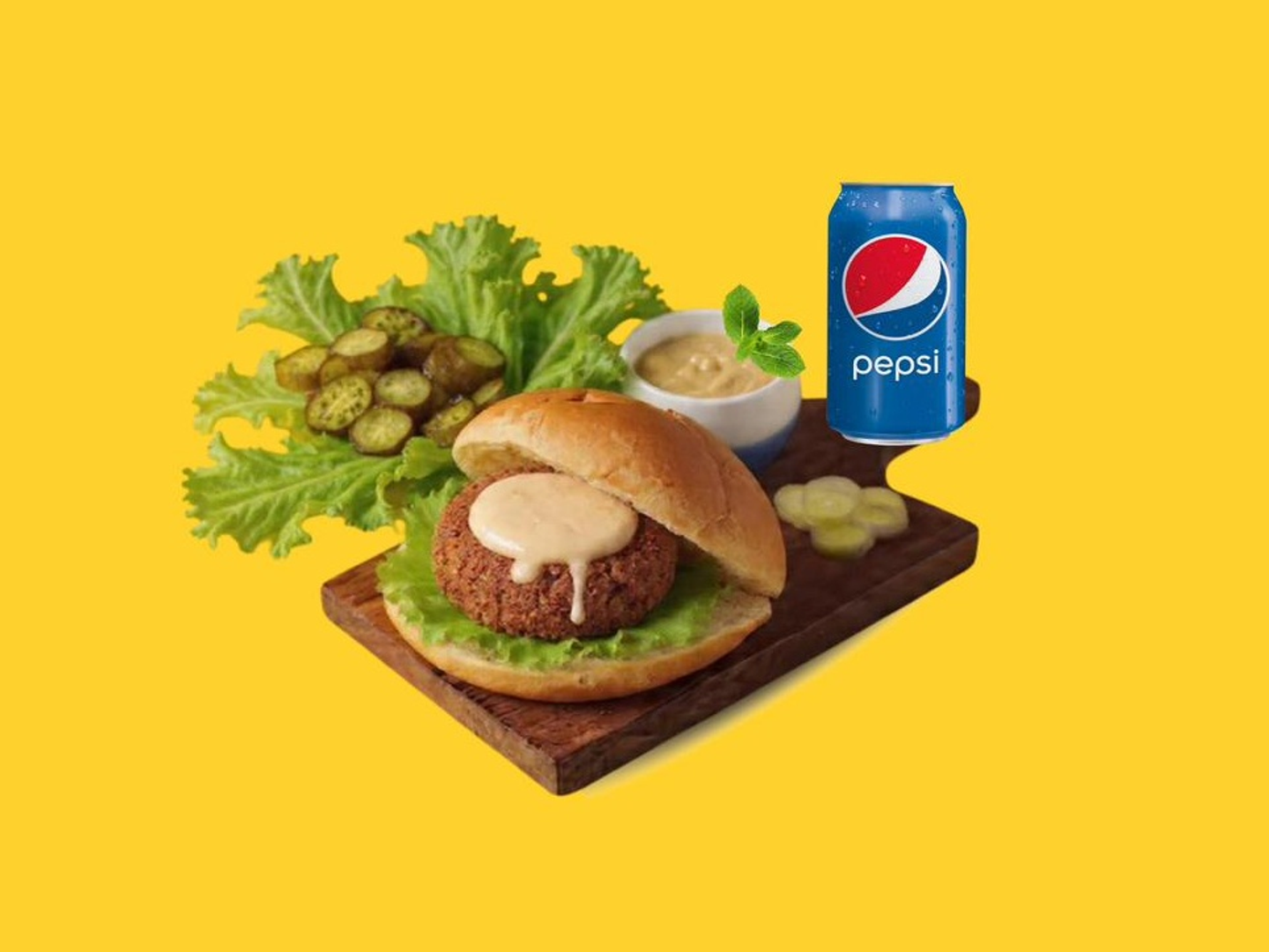 فلافل بخبز البرجر المحمص و صوص النعناع و مشروب