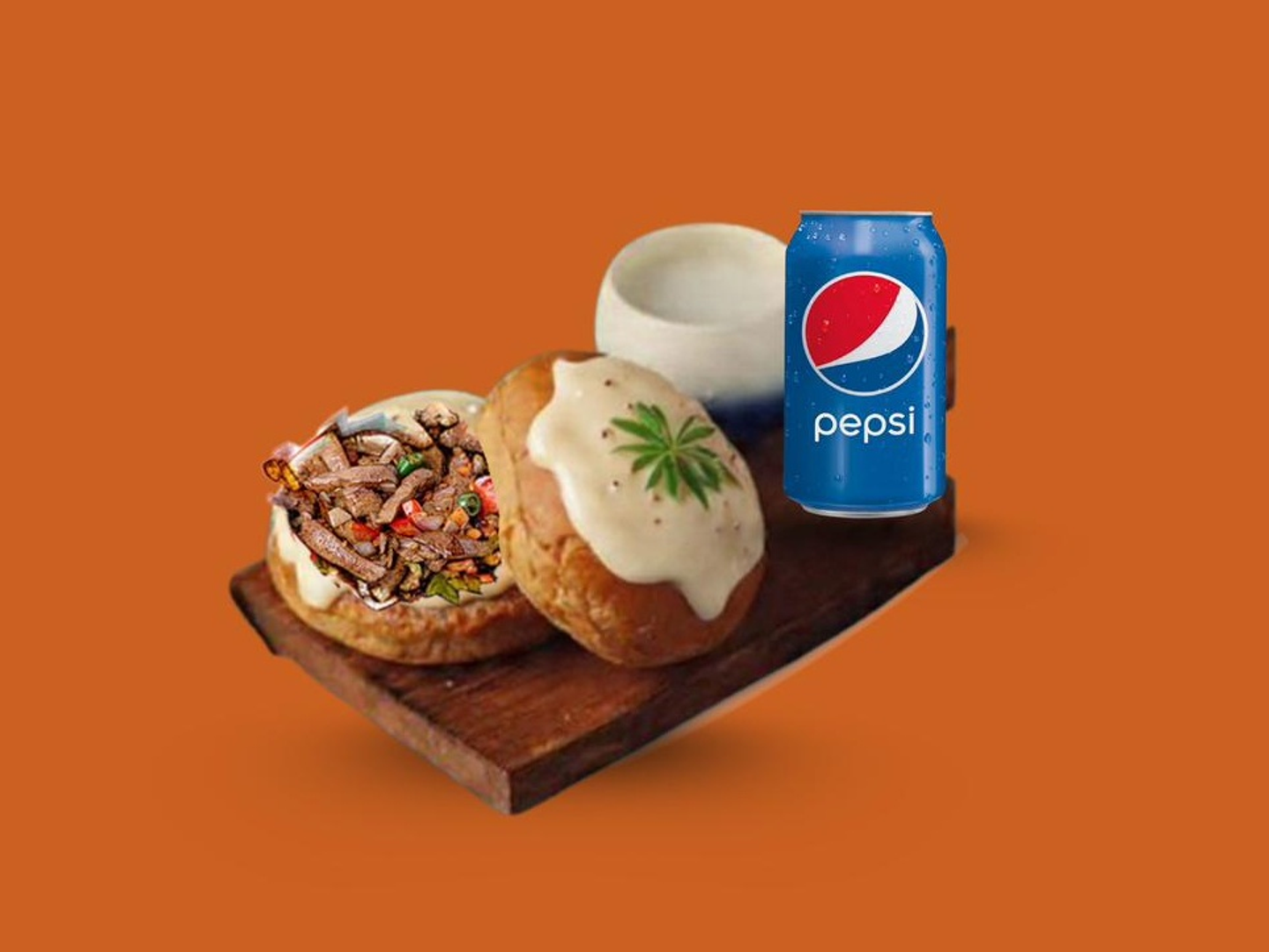 كبدة بالطحينة وخبز البرجر المحمص ومشروب