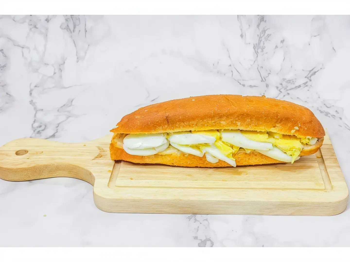 ساندوتش مسلوق مع جبن