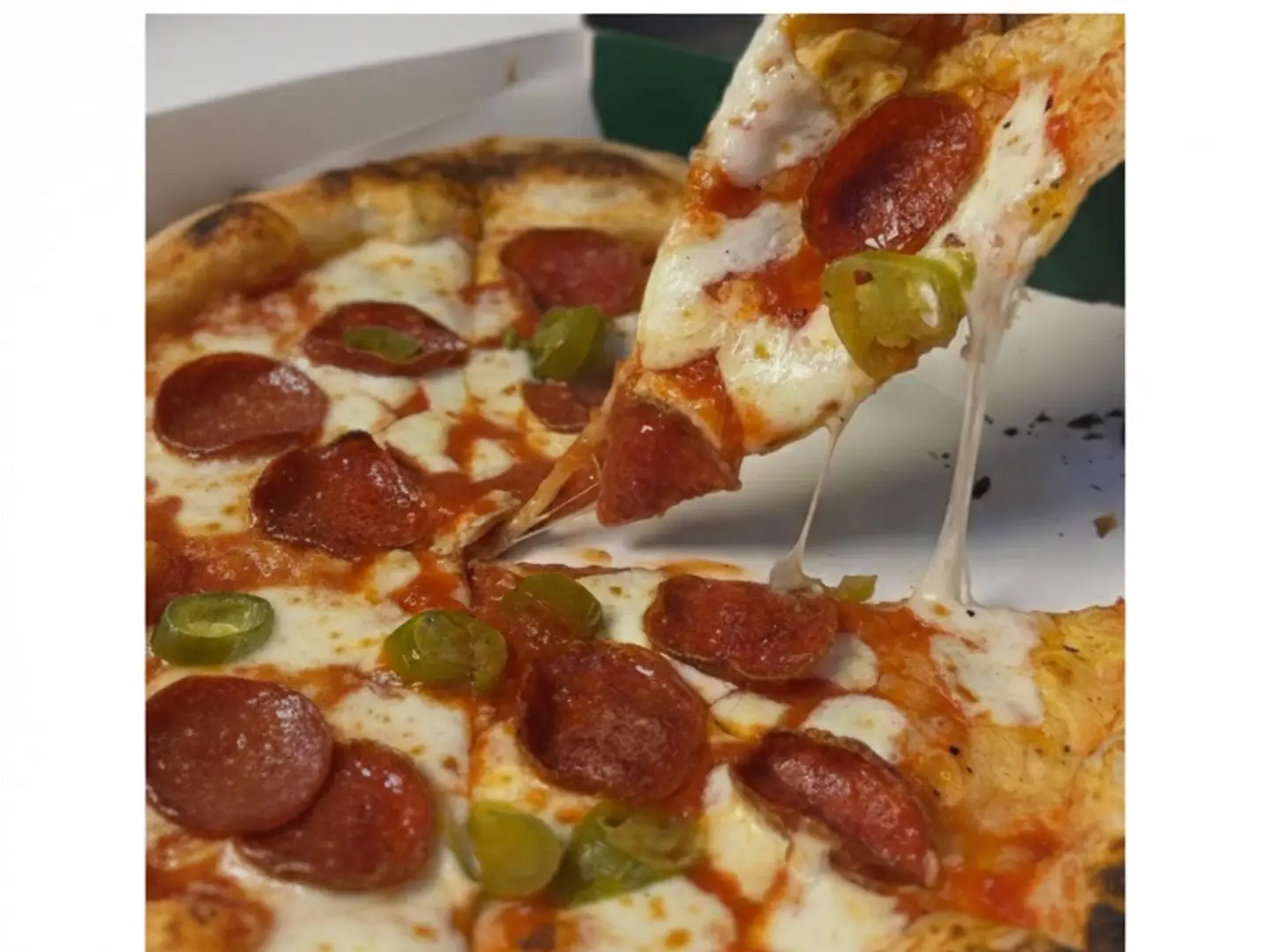 بيتزا بيبروني