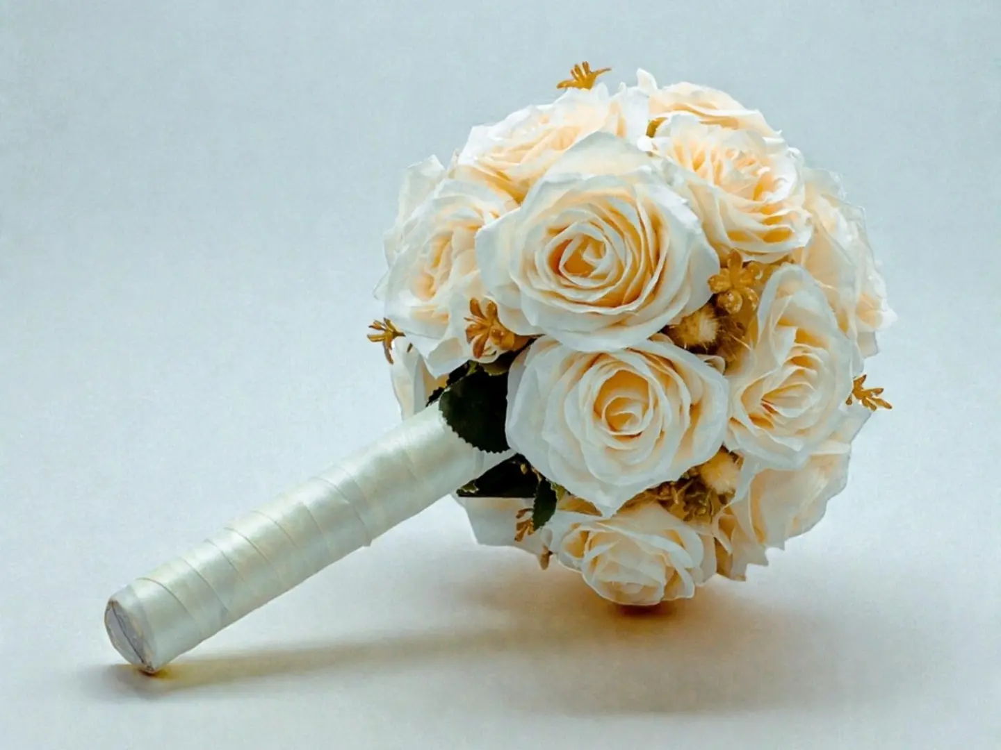 25 مسكة عروس جوري كلاسيك