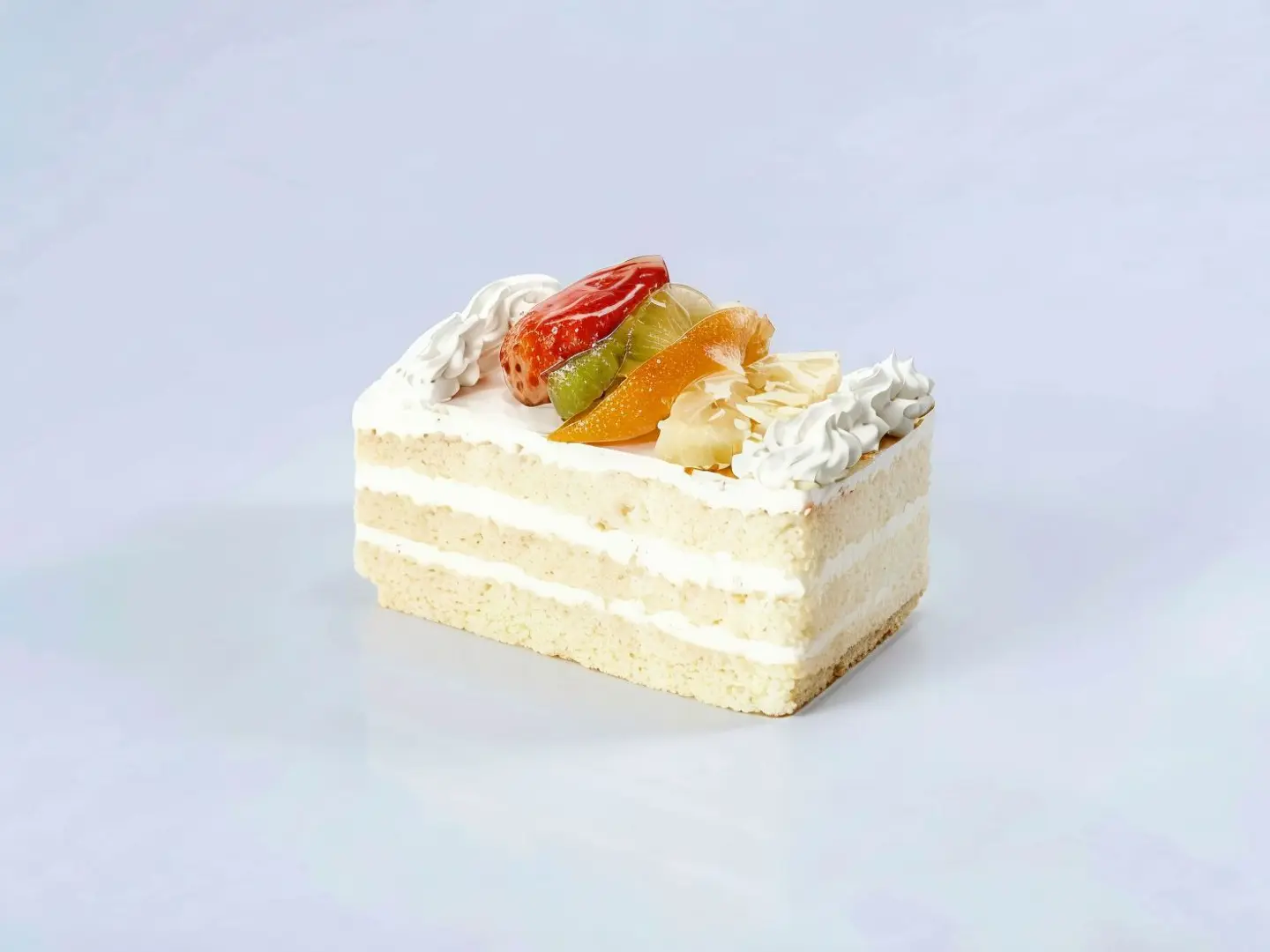 قطعة كيك فواكه