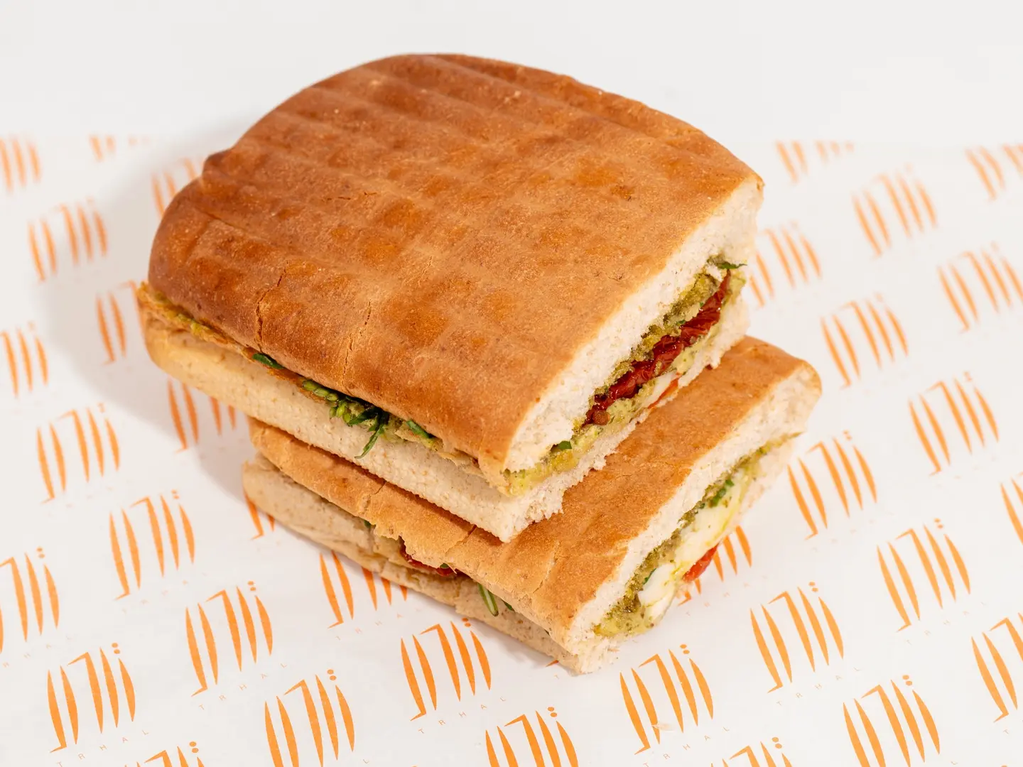 ساندويتش حلوم بيستو