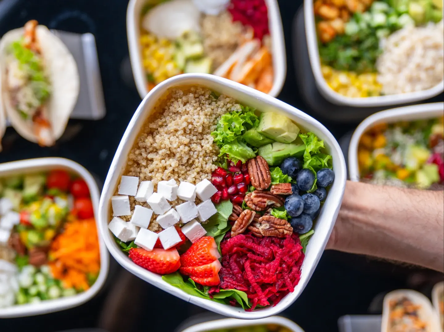 اصنع سلطتك بنفسك