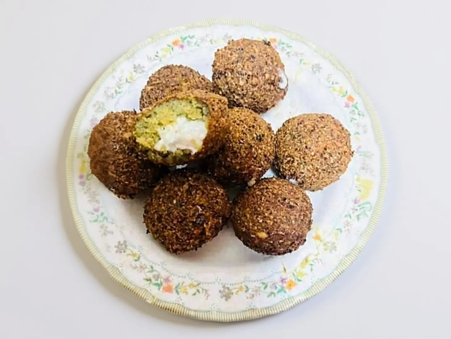 فلافل محشي جبن حبه واحده