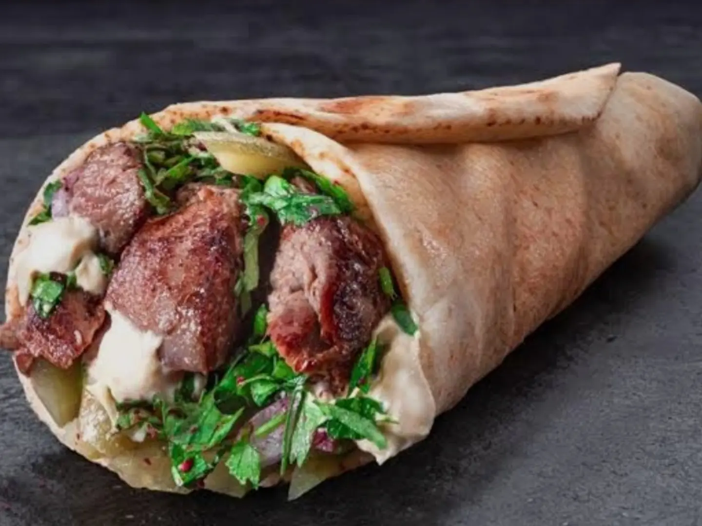 سندوتش جامبو مشكل لحم و دجاج