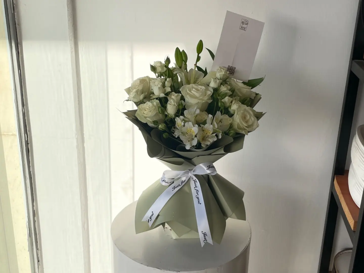 Mixed Bouquet White Color No. 33