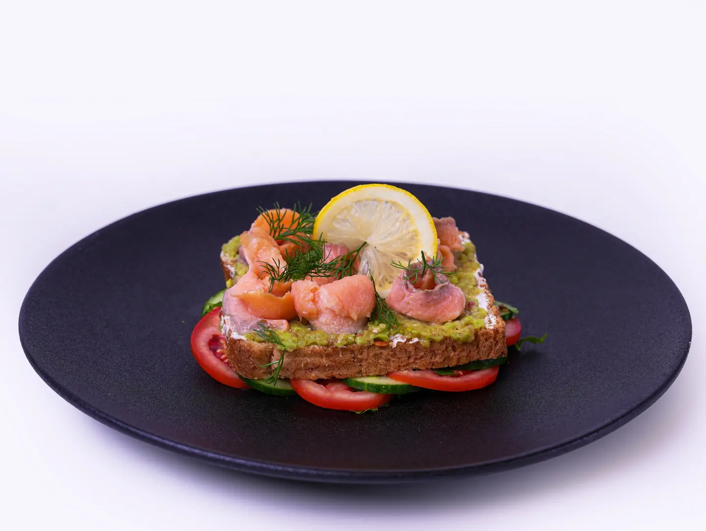 سموك سالمون ساندويتش