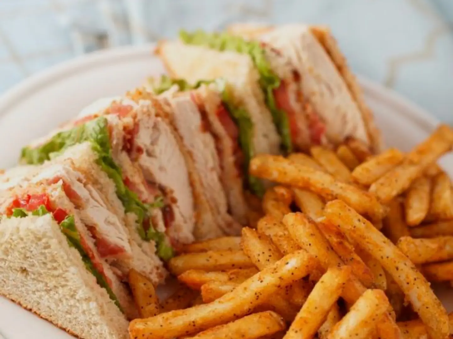 كلوب ساندويش بالدجاج