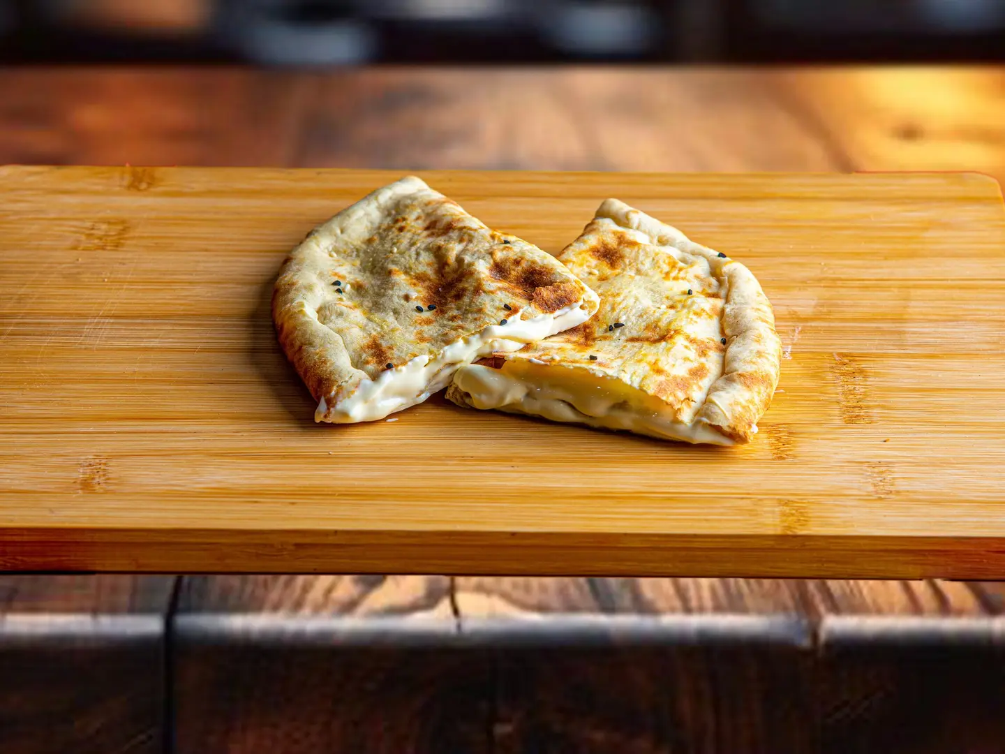 فطيره جبنه موزريلاء حار