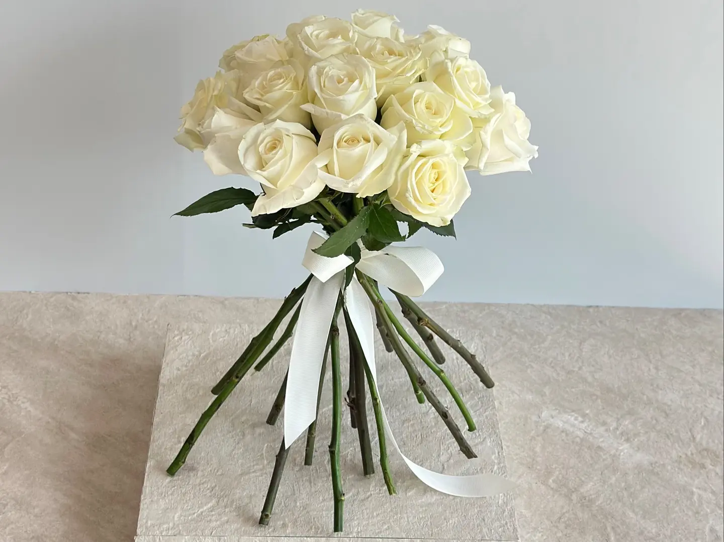 باقة الفخامة البيضاء