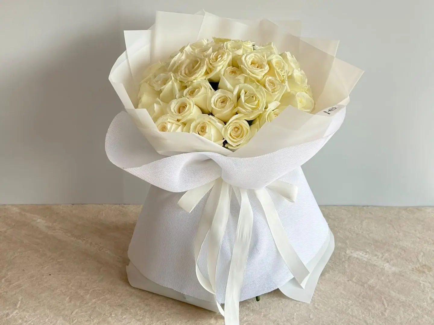 باقة السكون الأبيض