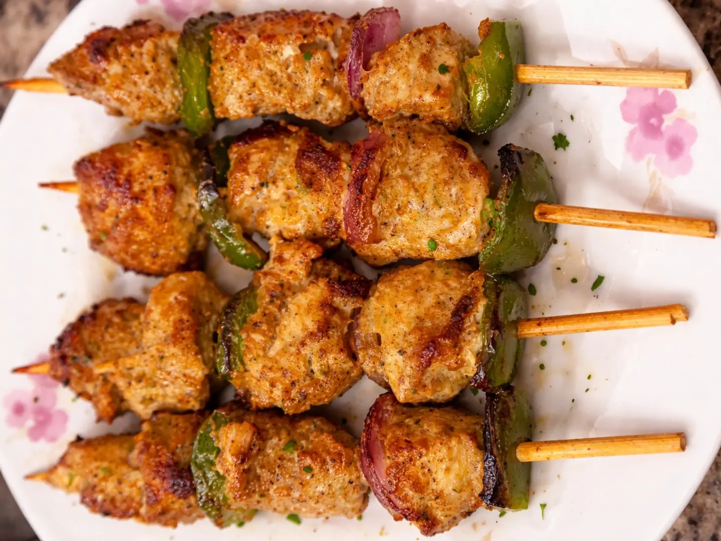 أعواد دجاج مالاي بوتي (4 أعواد)