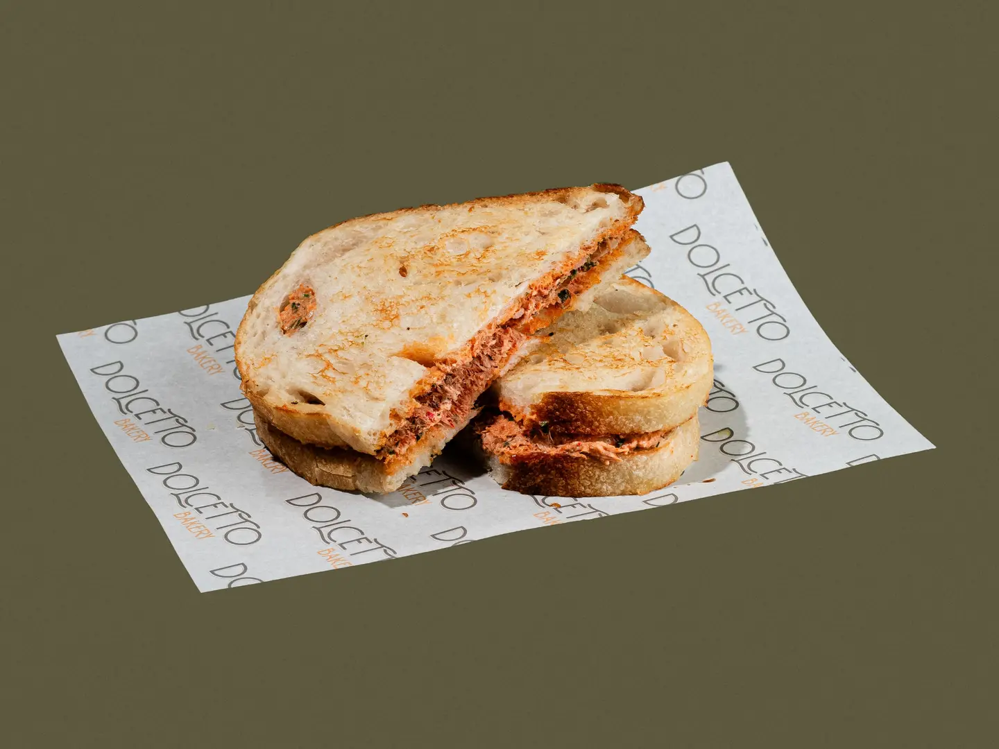 ساندويتش التونة الحار