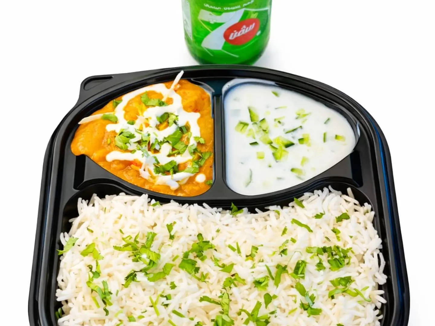 وجبة أرز تيكا ماسالا ومشروب غازي