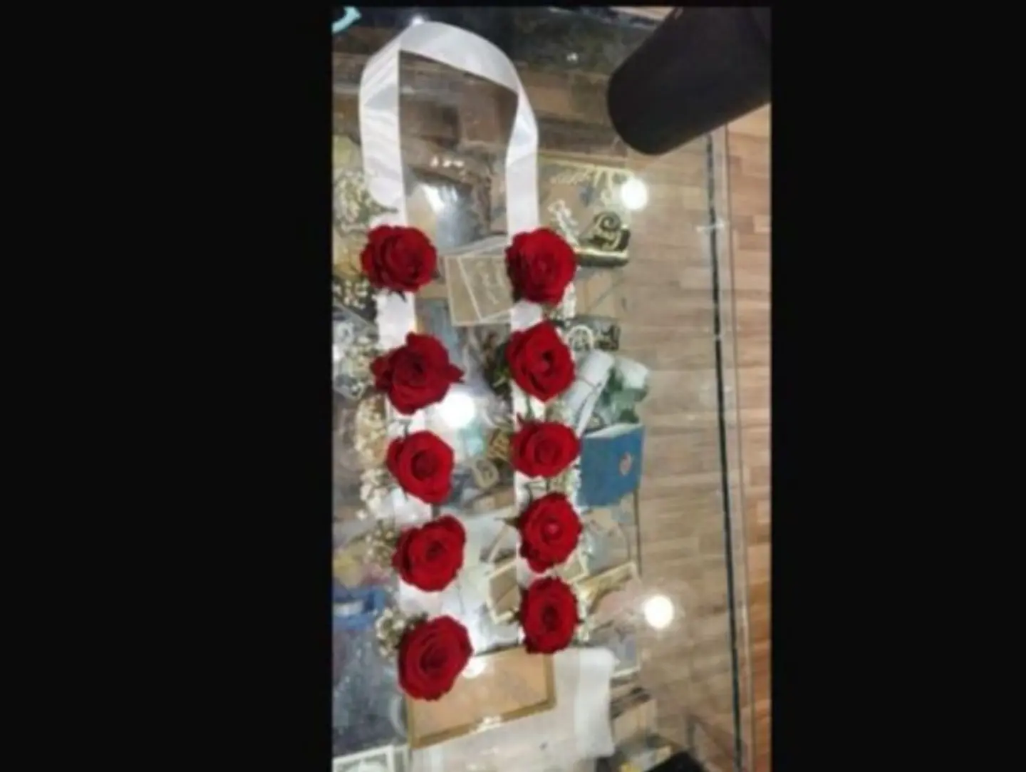 Natural Flower Necklace With Acrylic Money Envelope