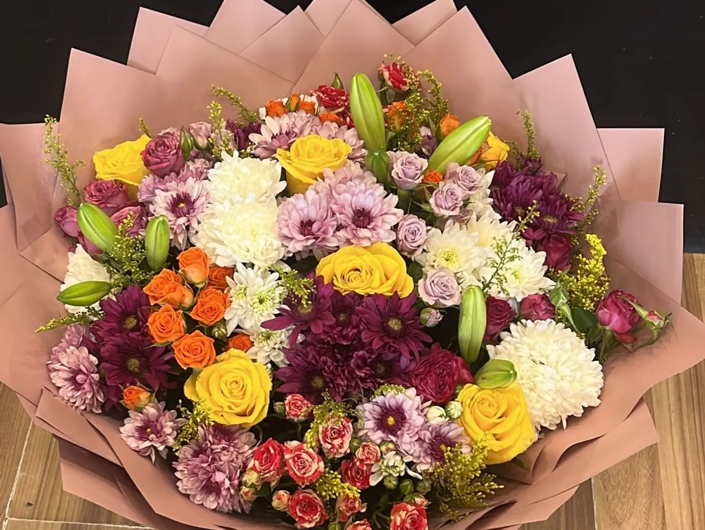 باقة ورد مشكل دائرية كبيرة