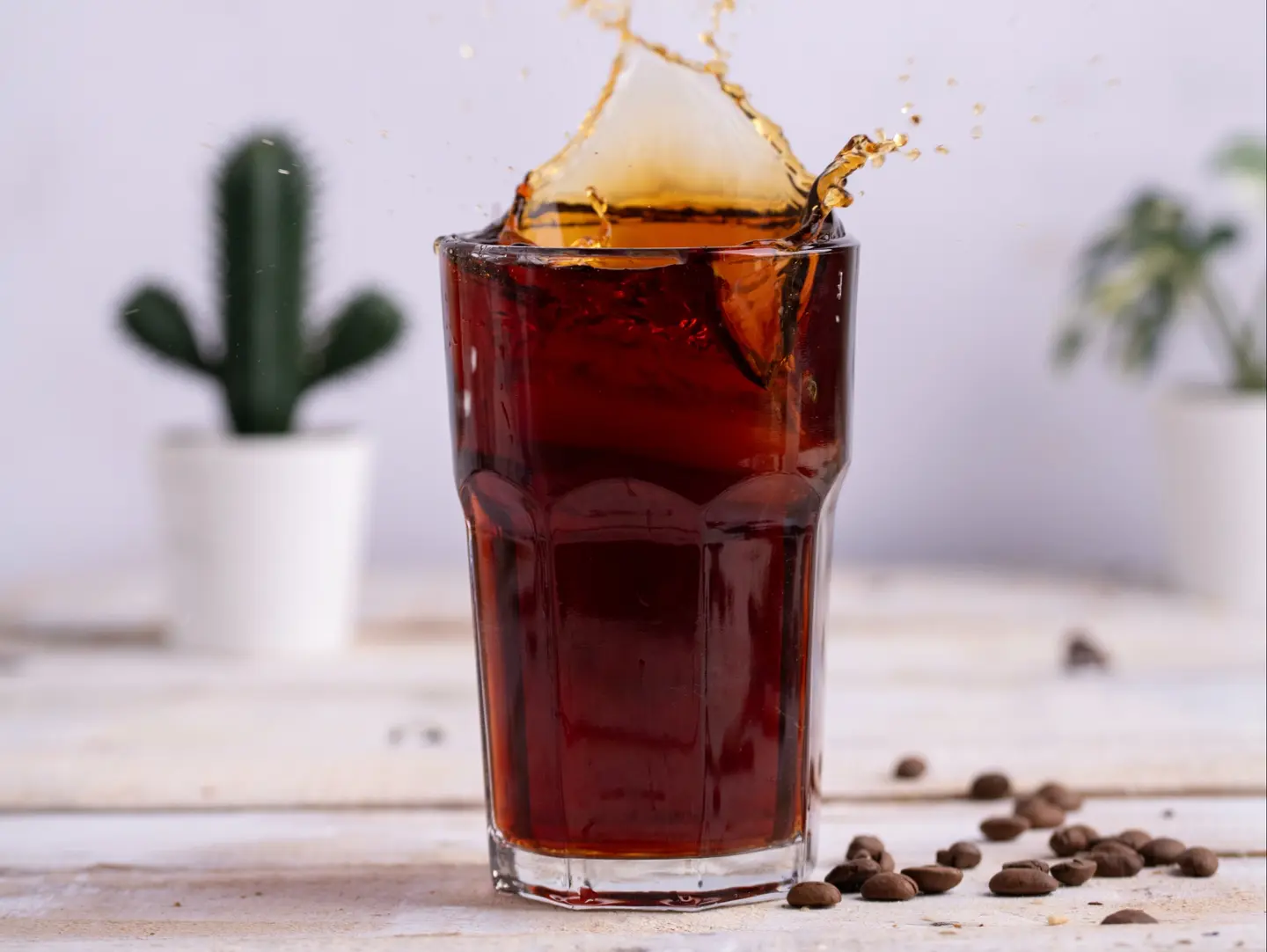 قهوة سوداء وسط