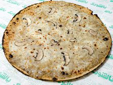 بيتزا شيكاغو ترافل مع عسل سبايسي