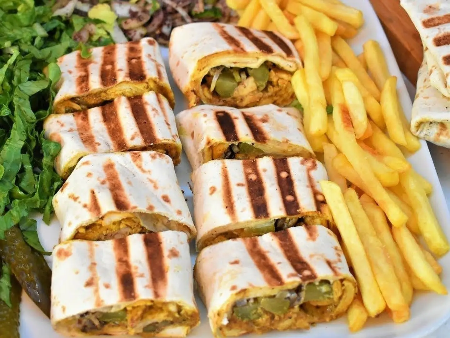 شاورما عربي وسط