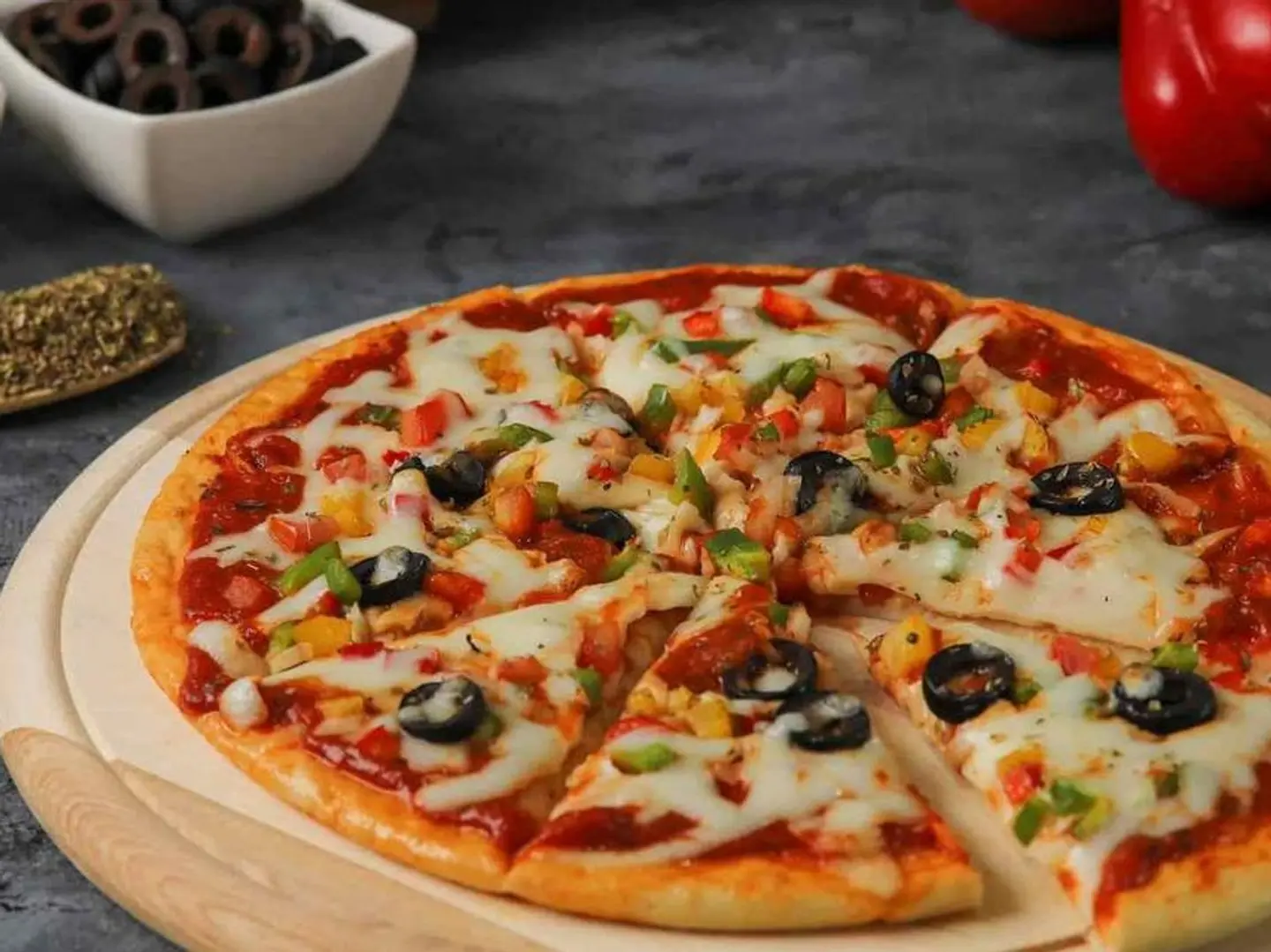 بيتزا خضار وسط