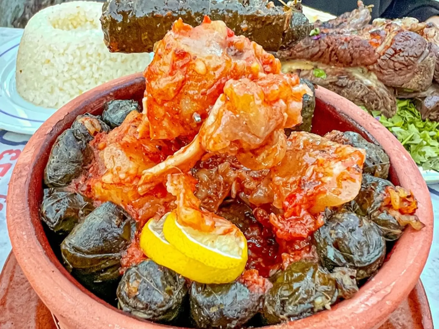طاجن ورق عنب بكوارع