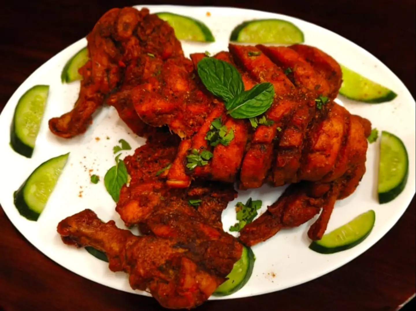 دجاج شارغا (دجاجة كاملة) مع 3 خبز روتي