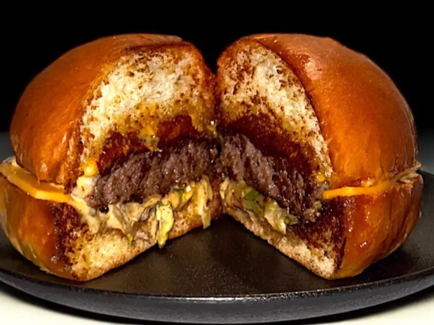 كلاسيك برجر لحم مع وجبة