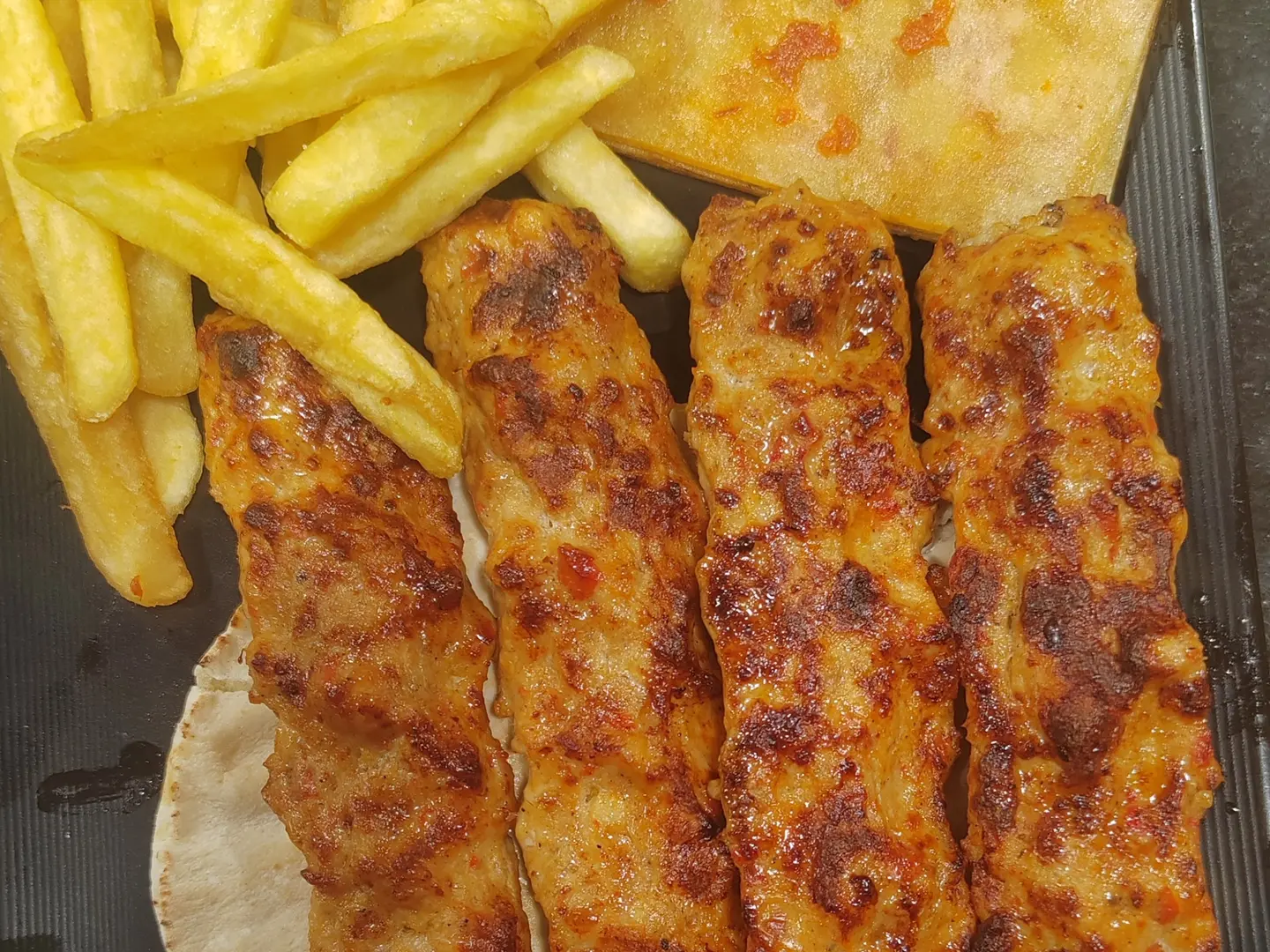 صحن دجاج كباب 4 أسياخ