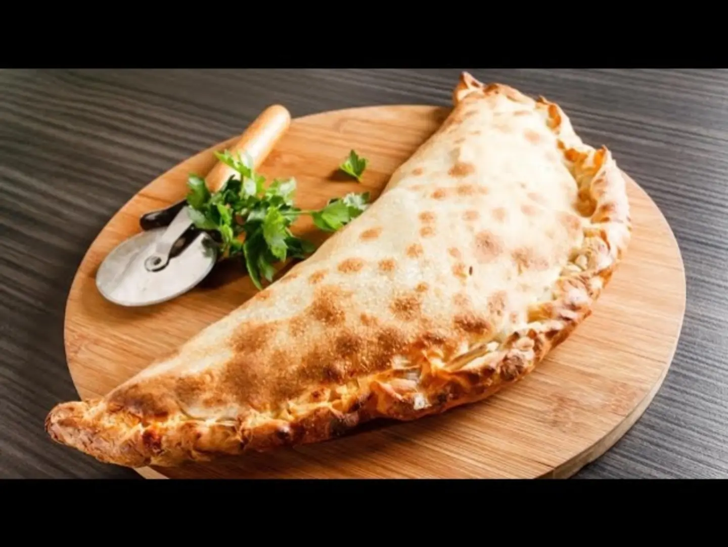 كالزوني الفريدو دجاج