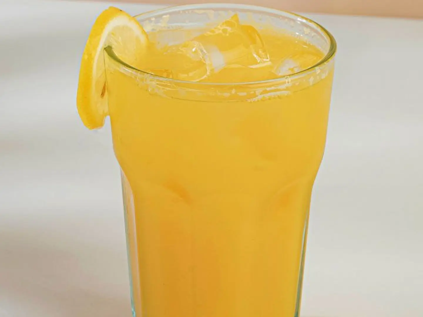 عصير برتقال طازج