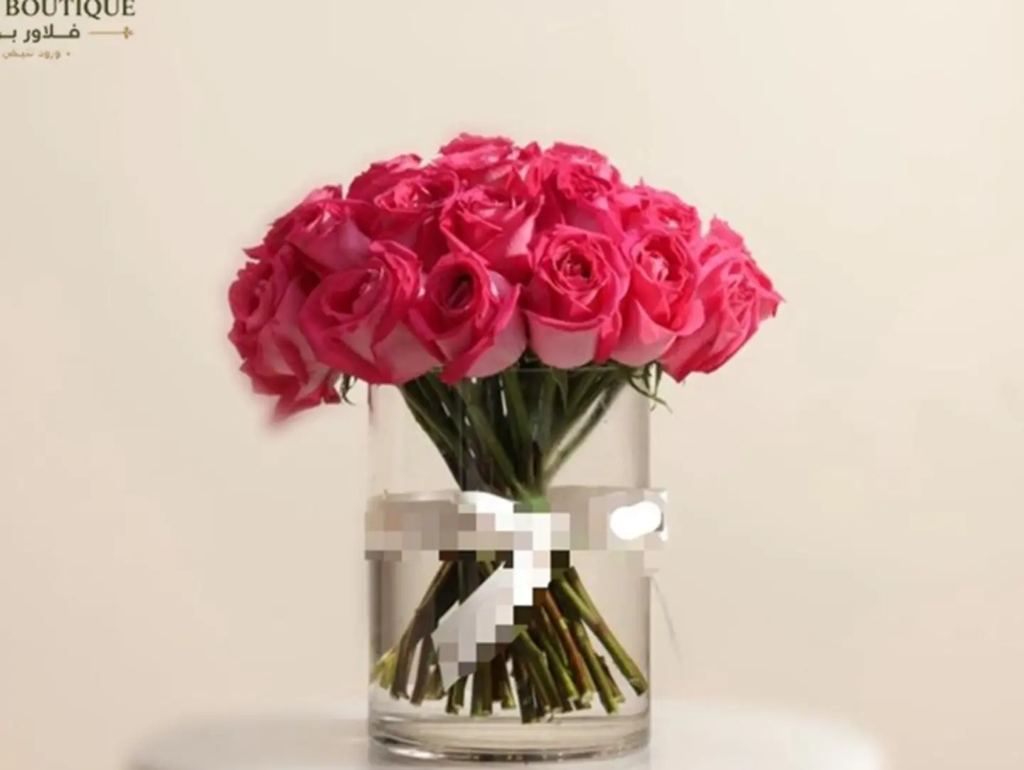 30 Dark Pink Roses In A Clear Vase