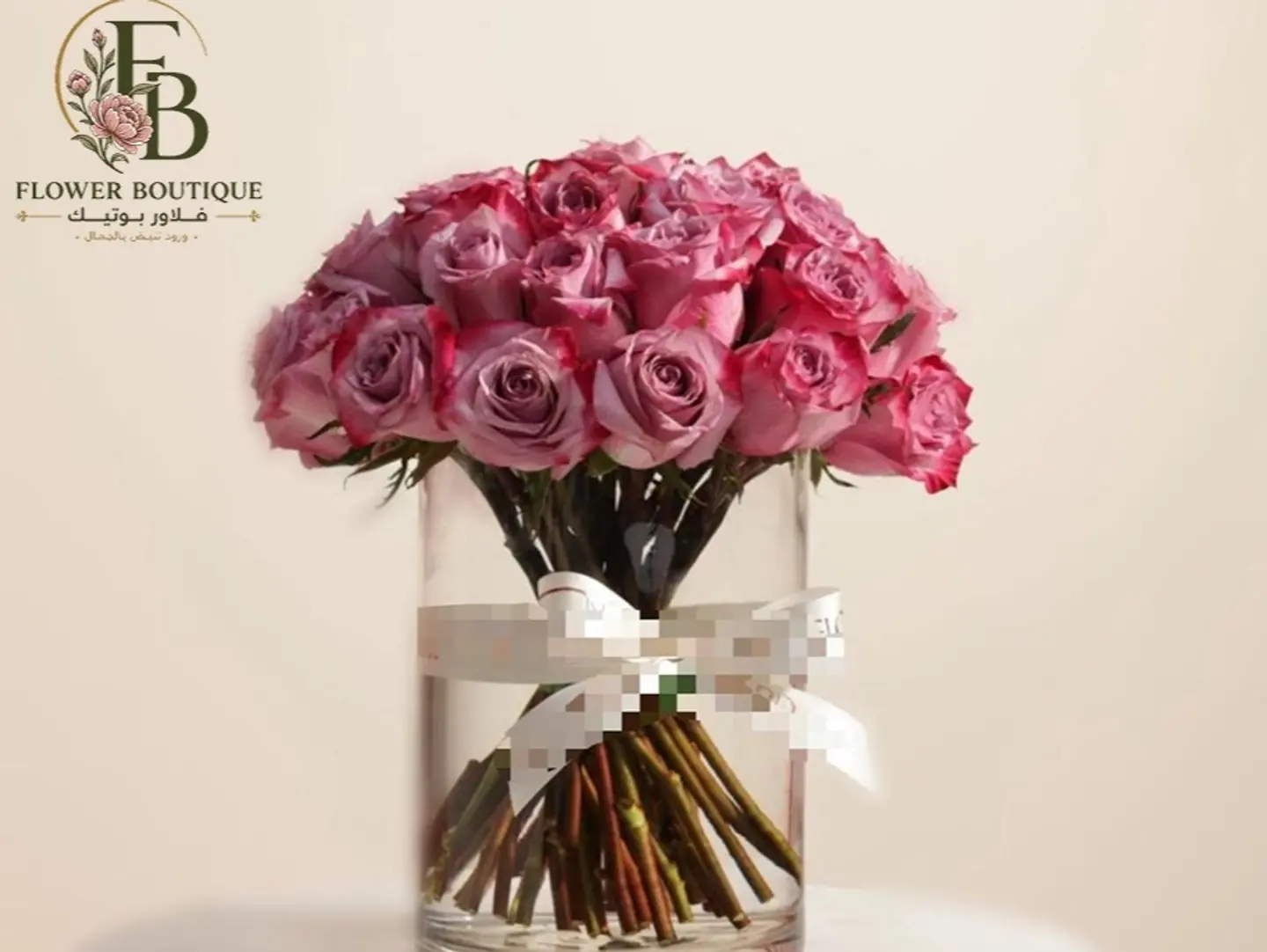 30 Dark Pink Roses In A Clear Vase