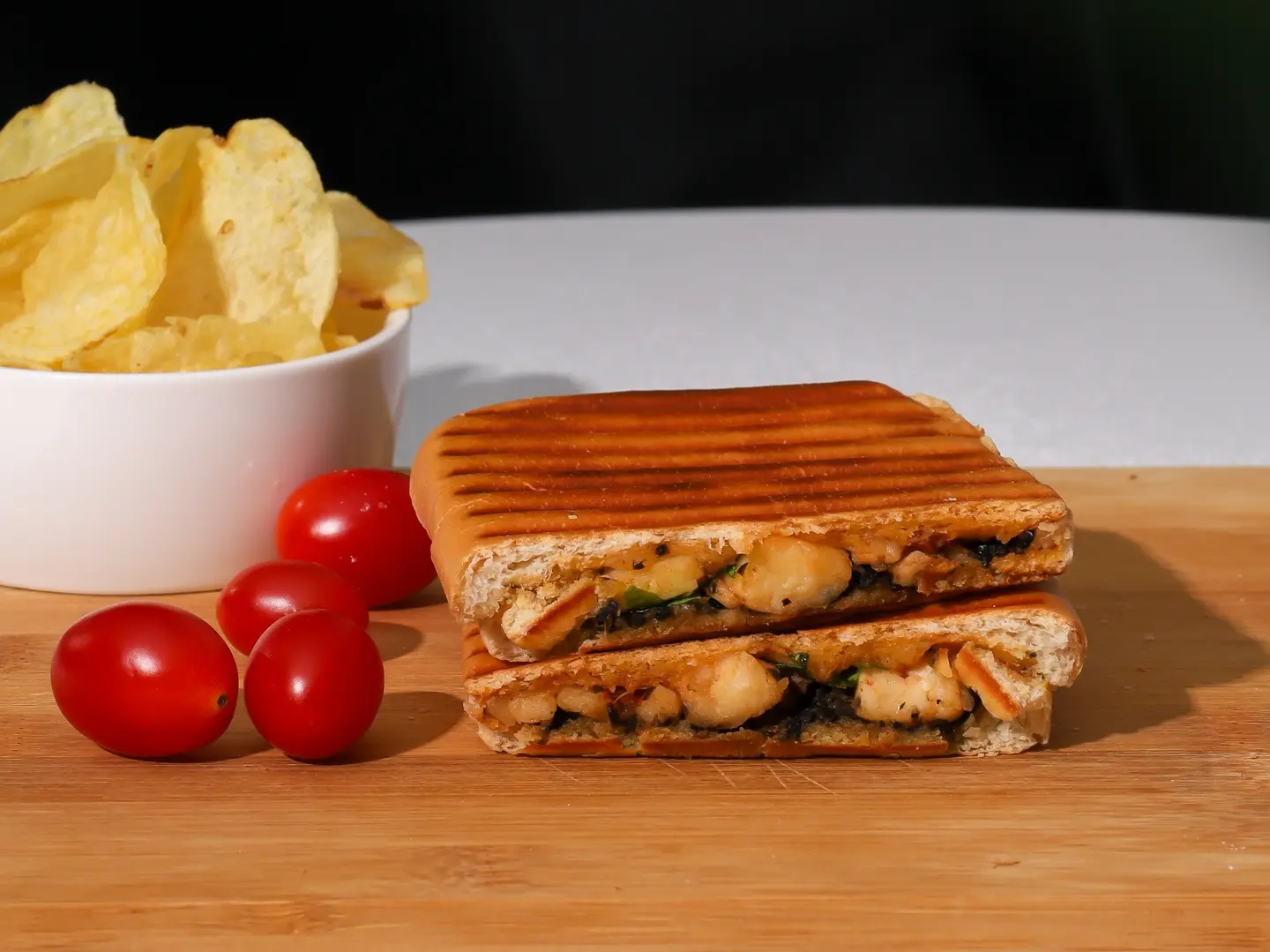 ساندوتش حلوم