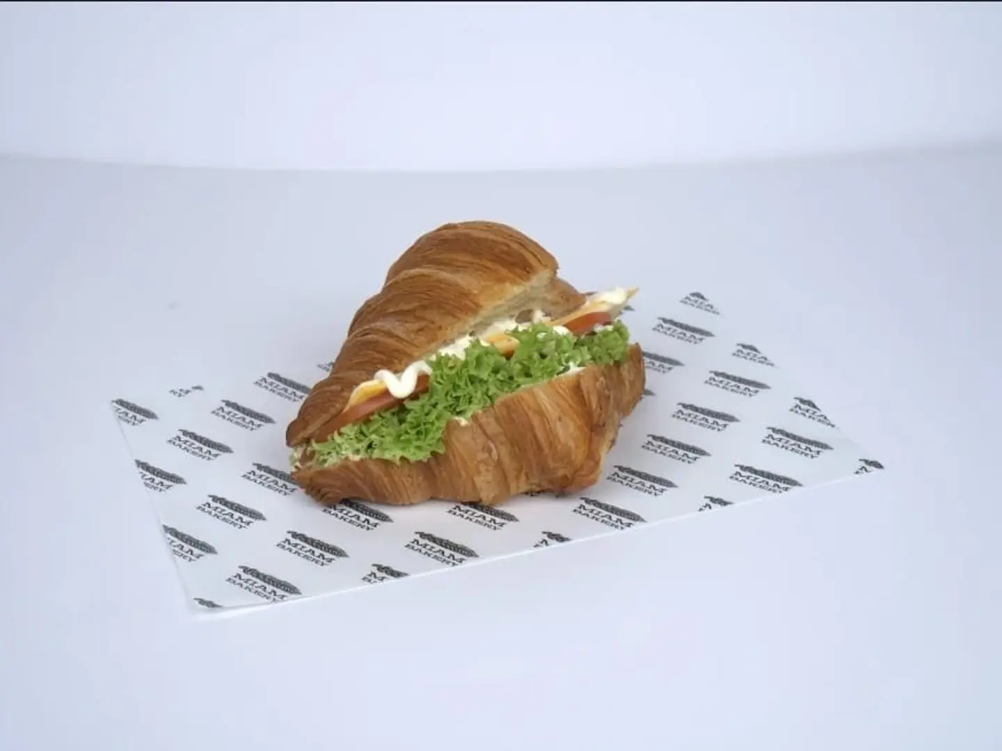 كرواسون مشكل اجبان ساندويتش