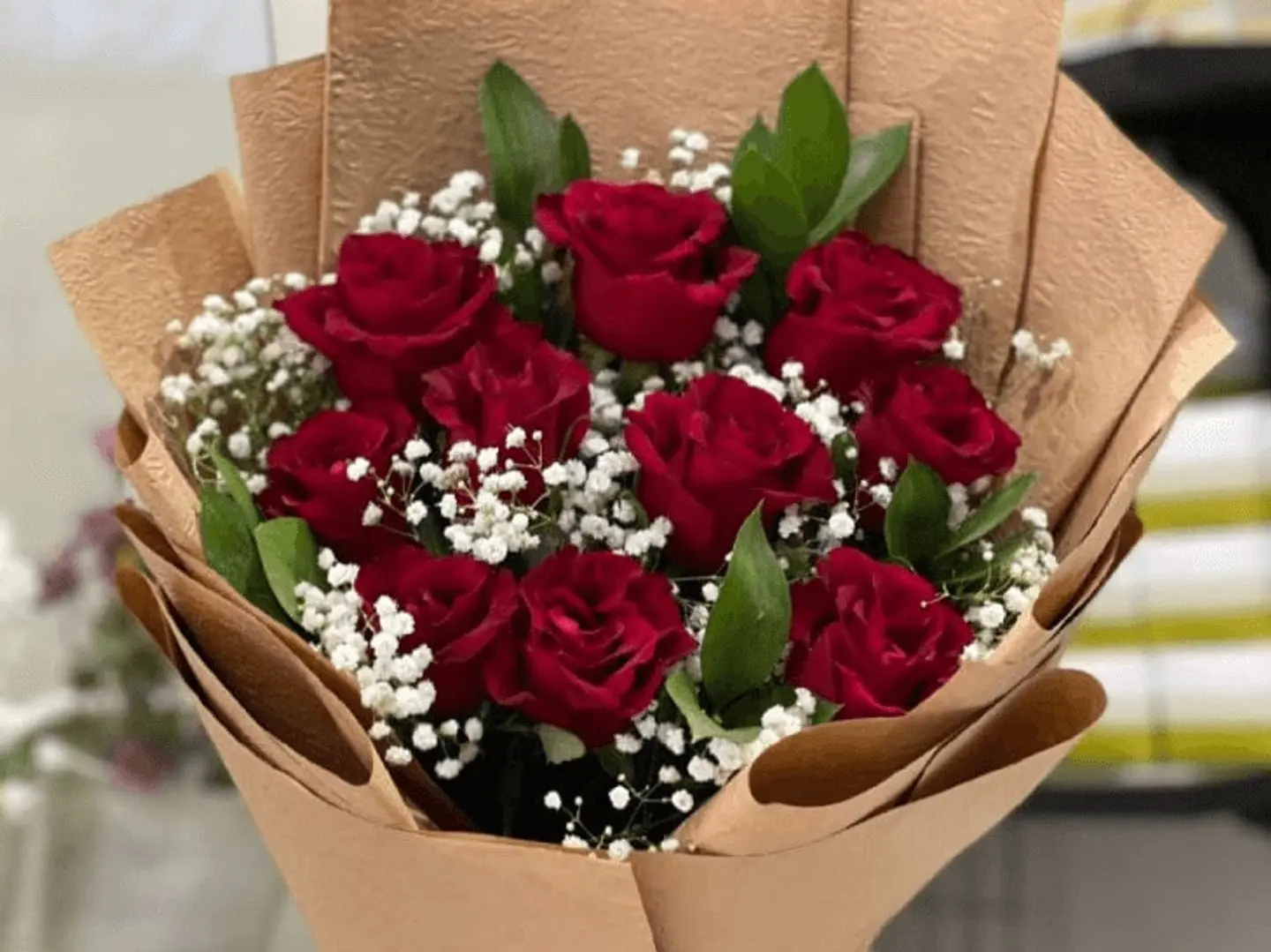 بوكيه ورد احمر تغليف كرتوني