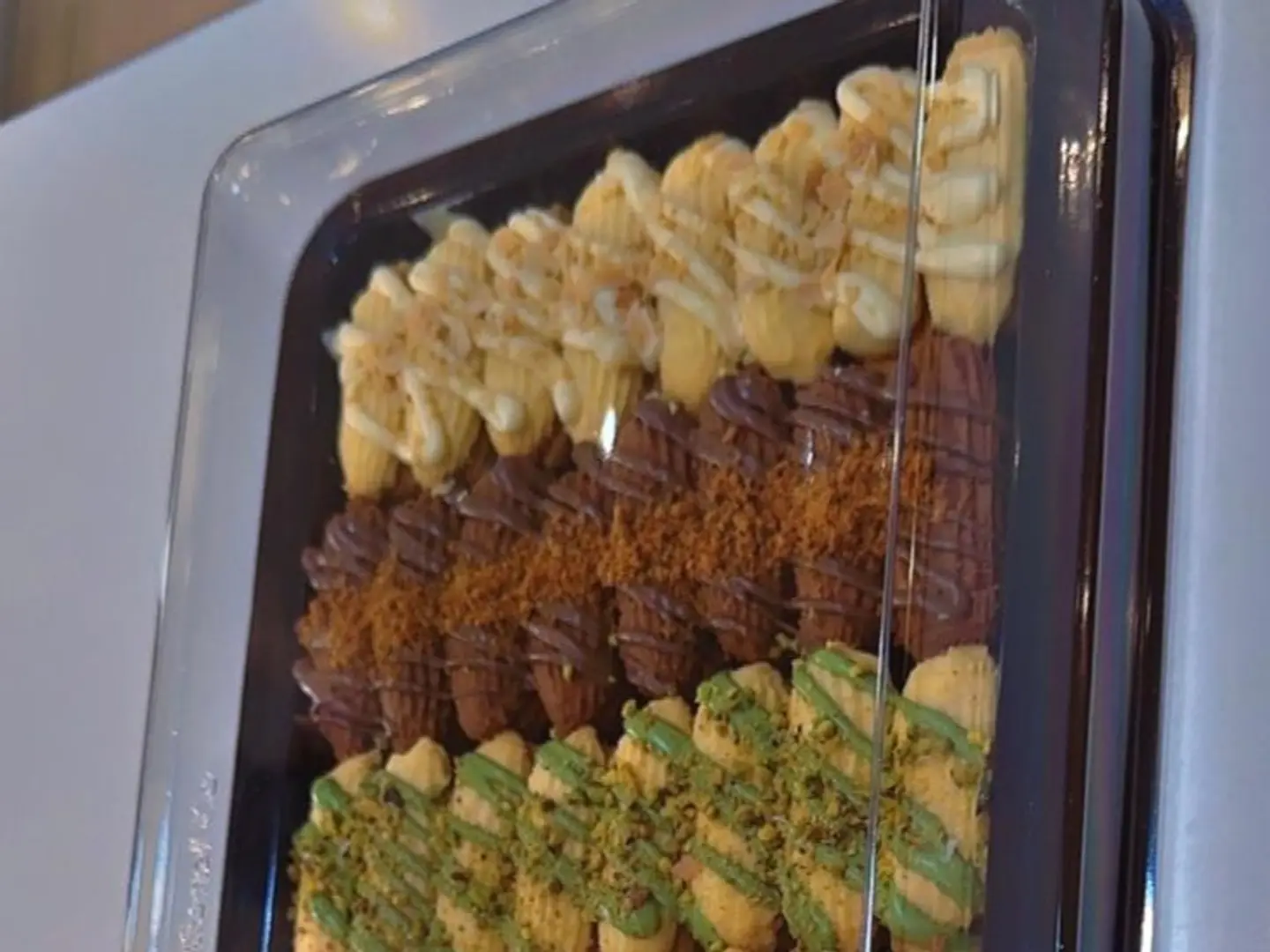 Petit Four Box With Lid