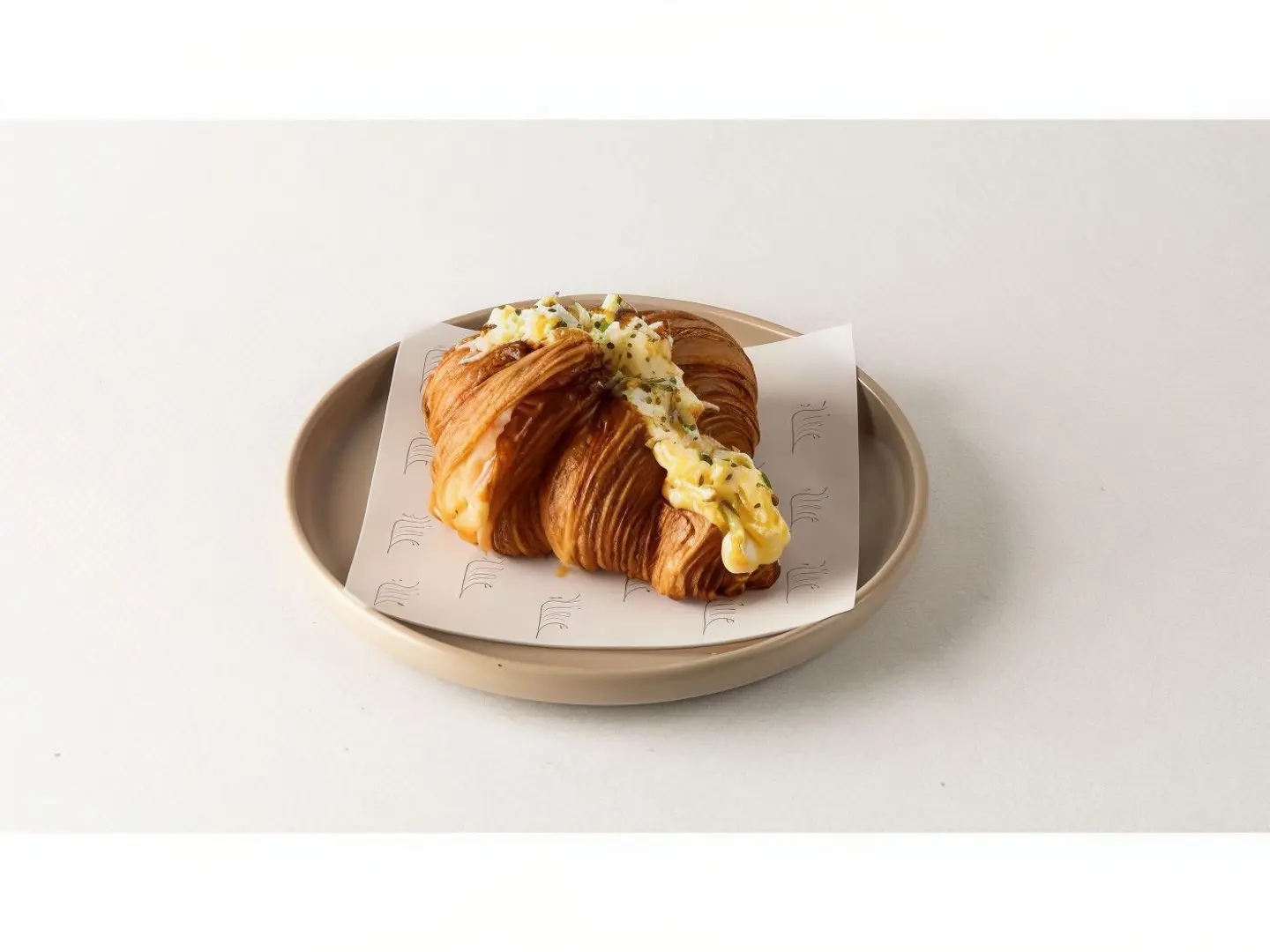 Cheesy Scrambeld Egg Croissant