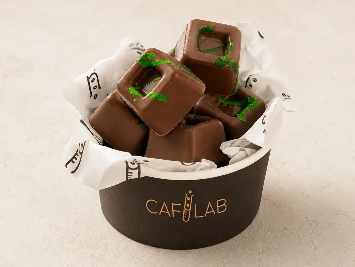 Chocolate Cubes - Pistachio Kunafa Filling