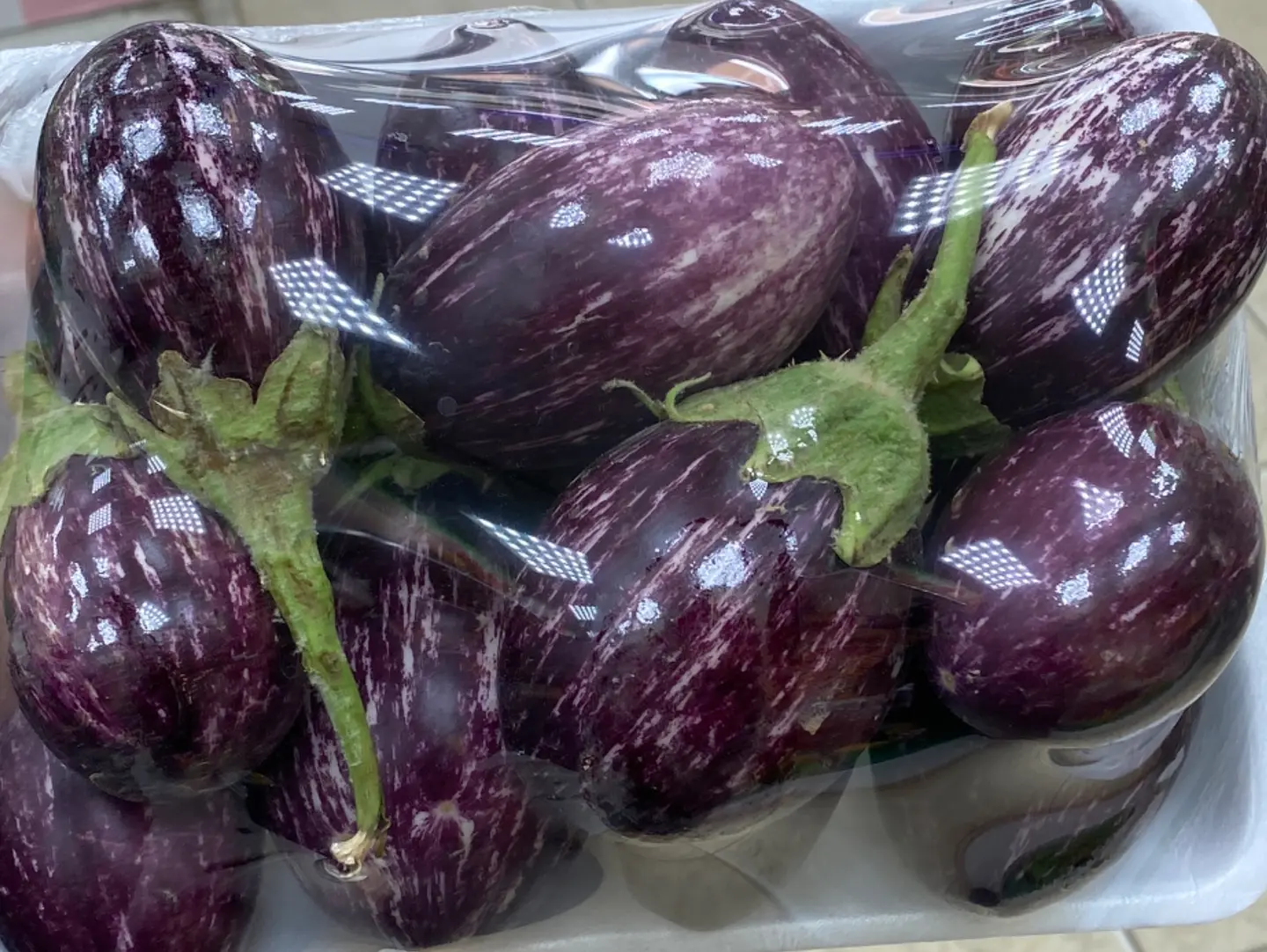 بذنجان احمر مكدوس صحن