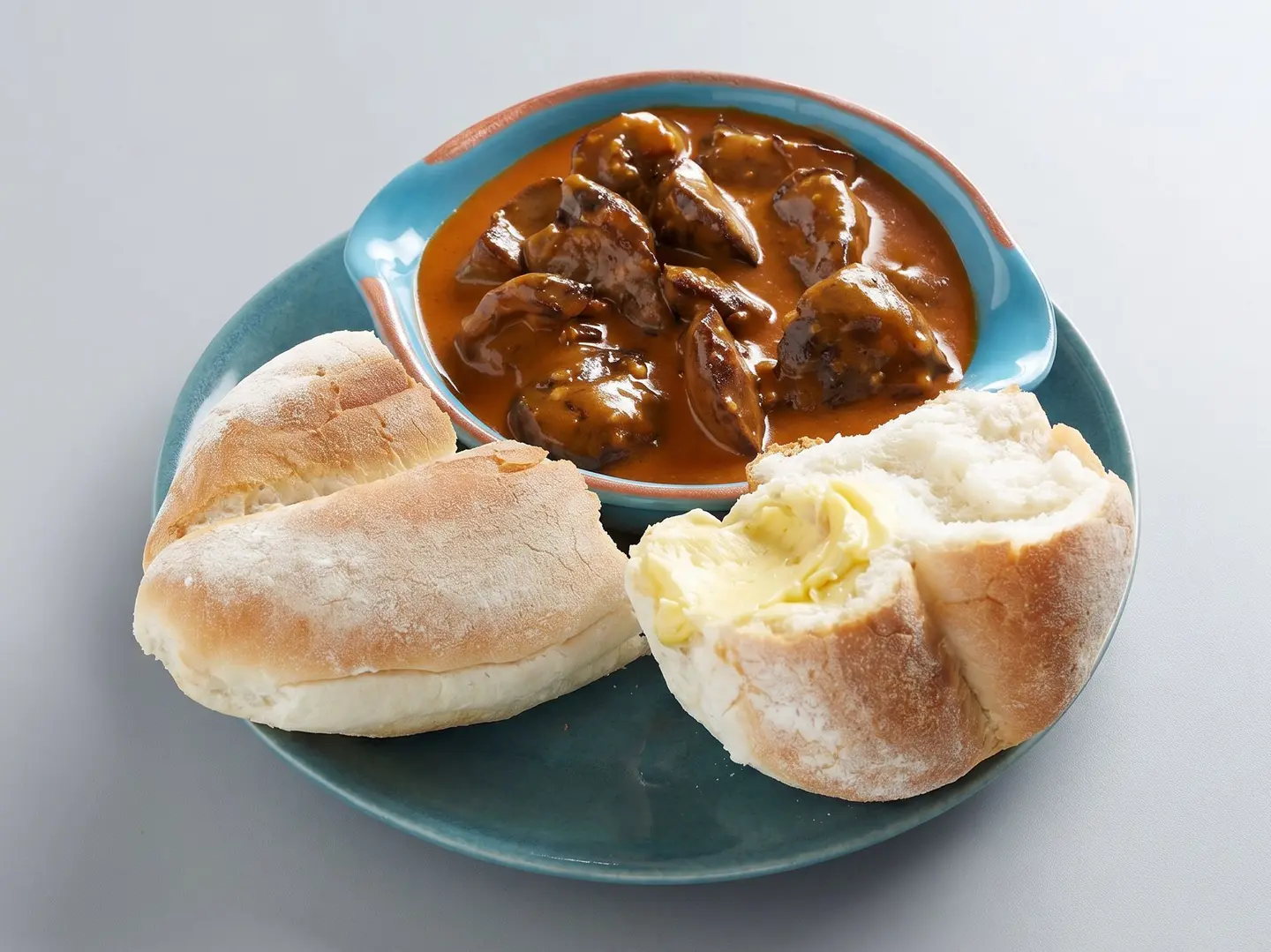 Chicken Livers With Portuguese Roll