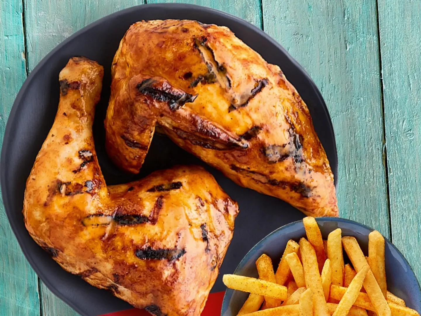 نصف دجاجة و١ طبق جانبي