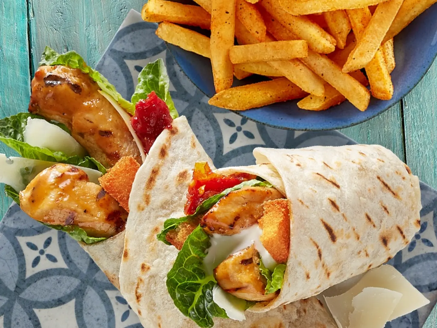 راب الدجاج سيزر و1 طبق جانبي عادي